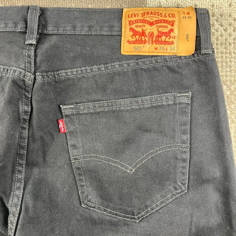 Levis 501 Original Fit Mens Jeans Black Denim 36X34 Button Fly